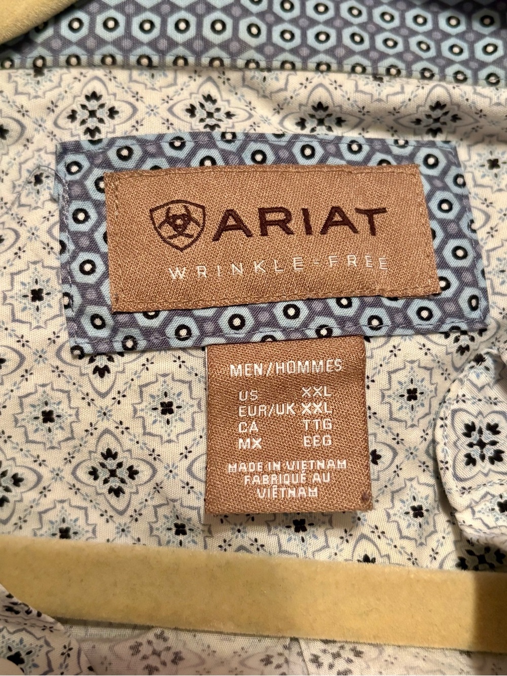 Ariat Men’s Button-Down Shirt in White with Blue Pattern